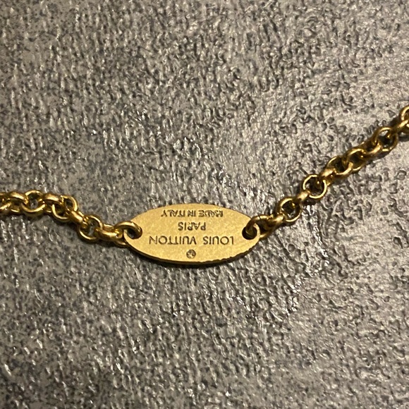 LOUIS VUITTON Necklace Chain
Collier Pearlygram Fake Pearl
M67329 Gold GP auth - Picture 6 of 9